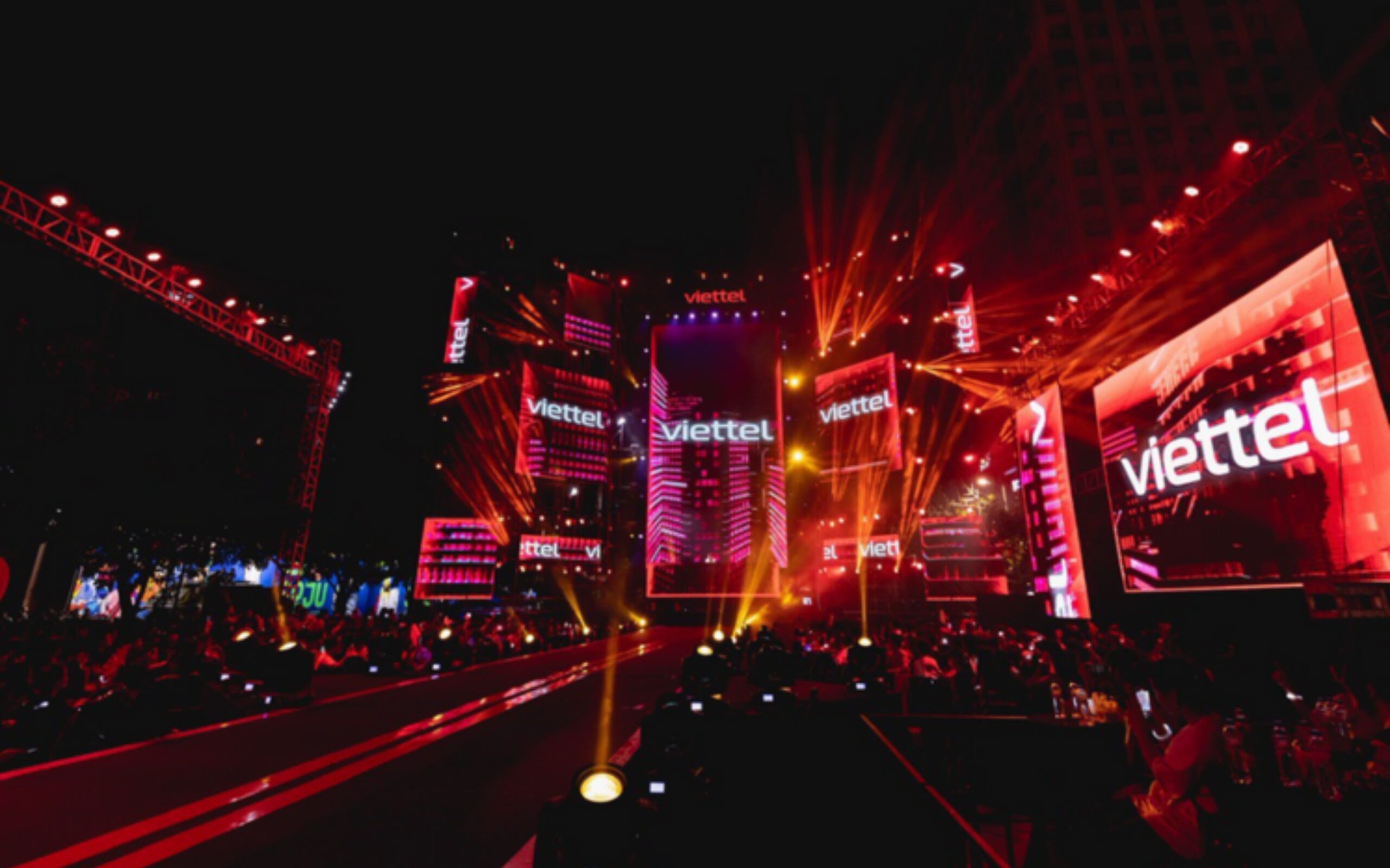 Đại nhạc hội Y-Fest năm 2023 tại phố đi bộ Nguyễn Huệ thu hút hàng chục nghìn khán giả